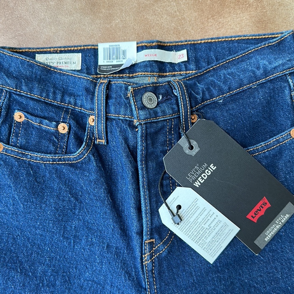 Levi’s WEDGIE ICON FIT ANKLE WOMEN'S JEANS - Picture 8 of 10